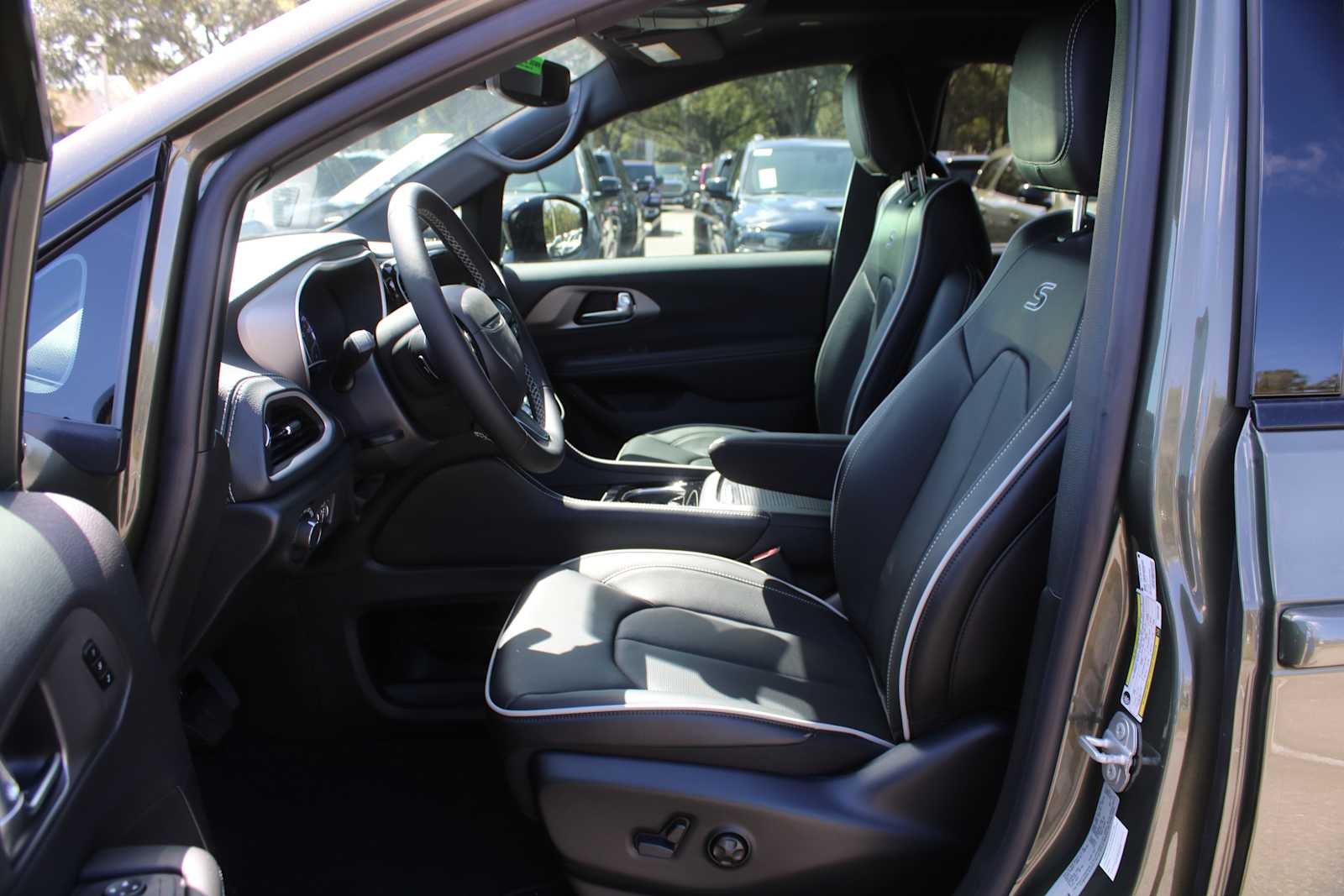 2027 Chrysler Pacifica Limited
