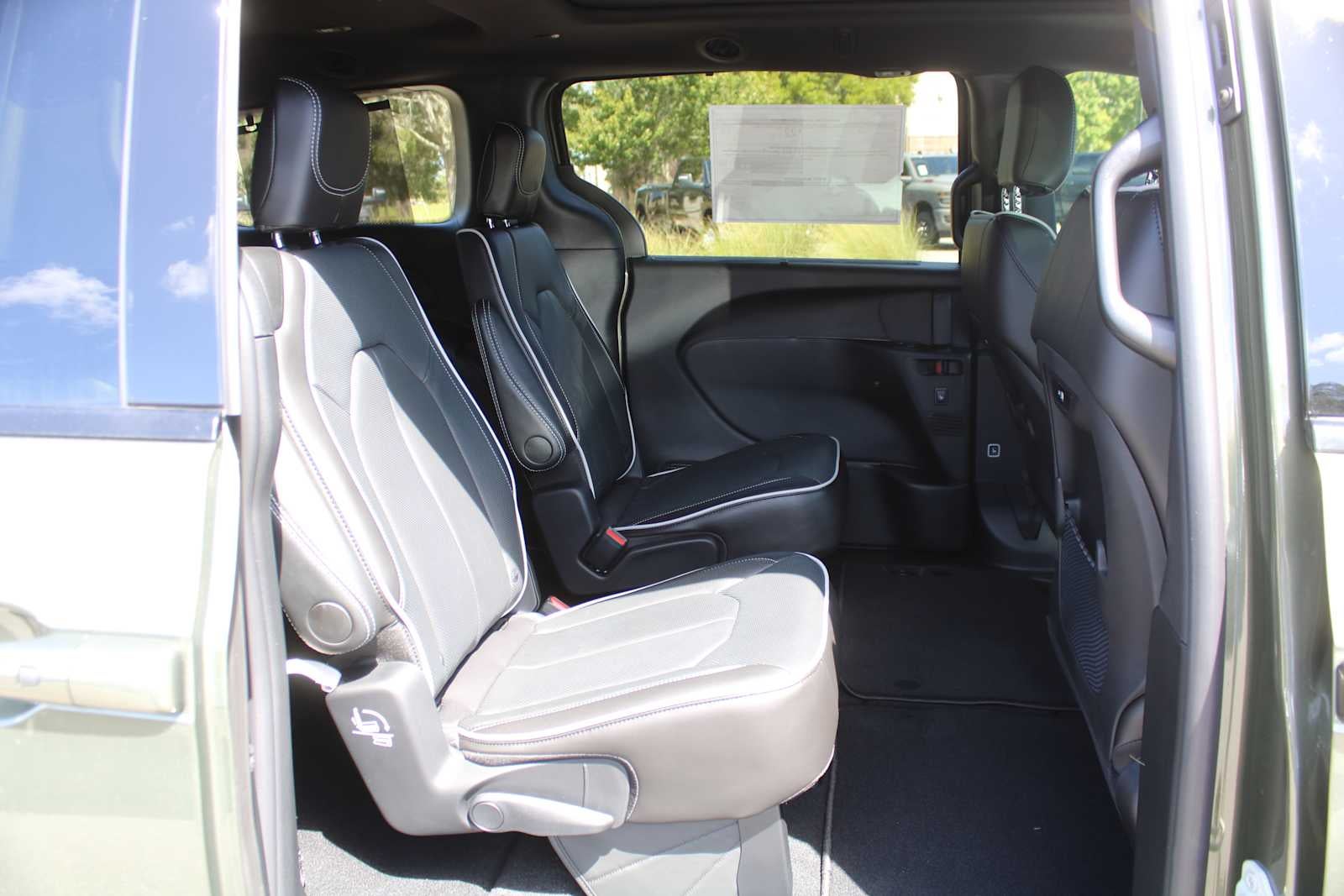 2027 Chrysler Pacifica Limited