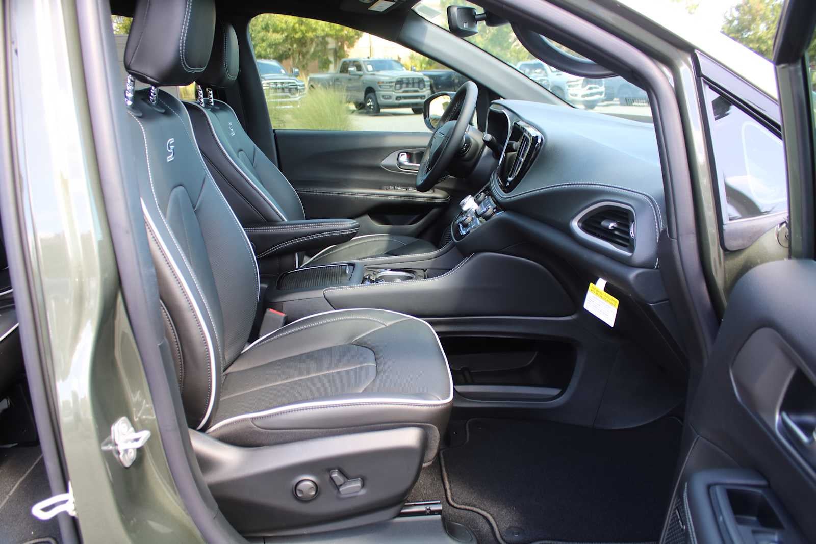 2027 Chrysler Pacifica Limited