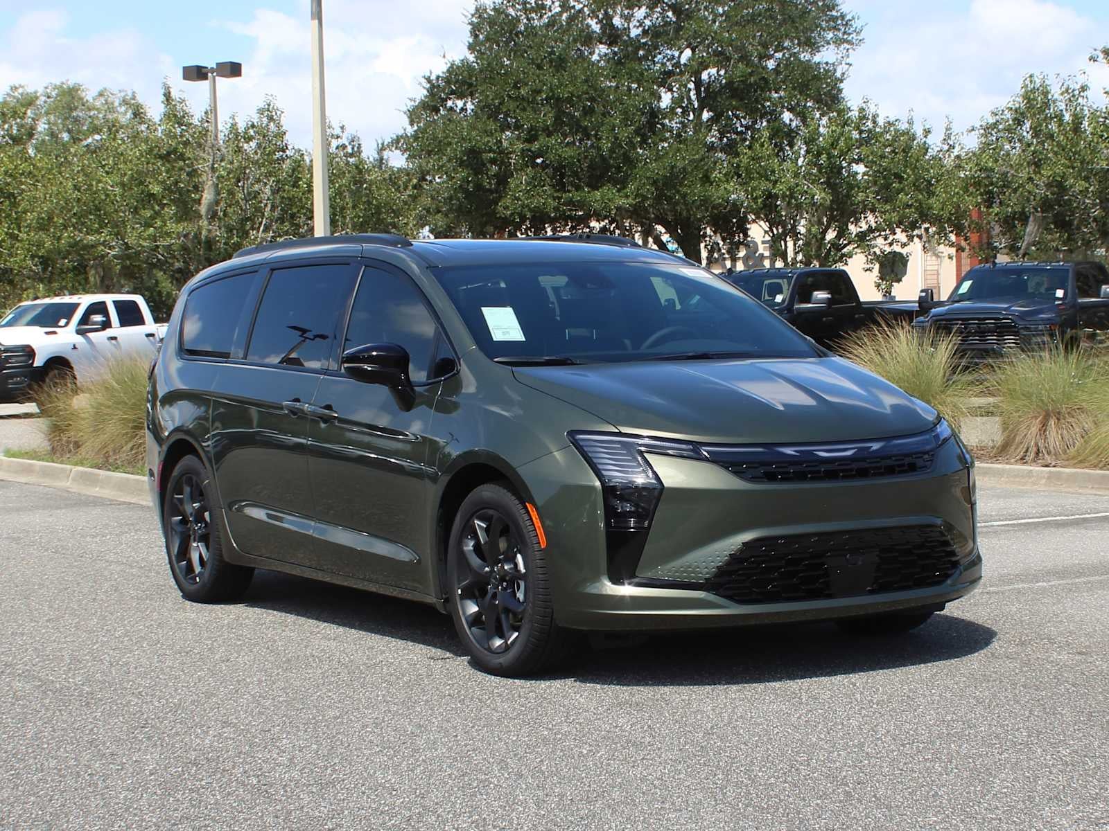 2027 Chrysler Pacifica Limited