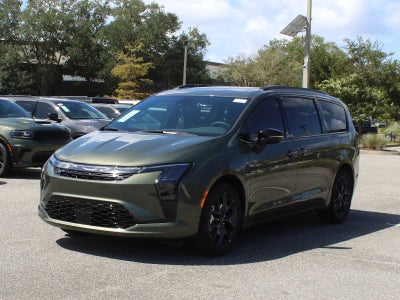 2027 Chrysler Pacifica Limited