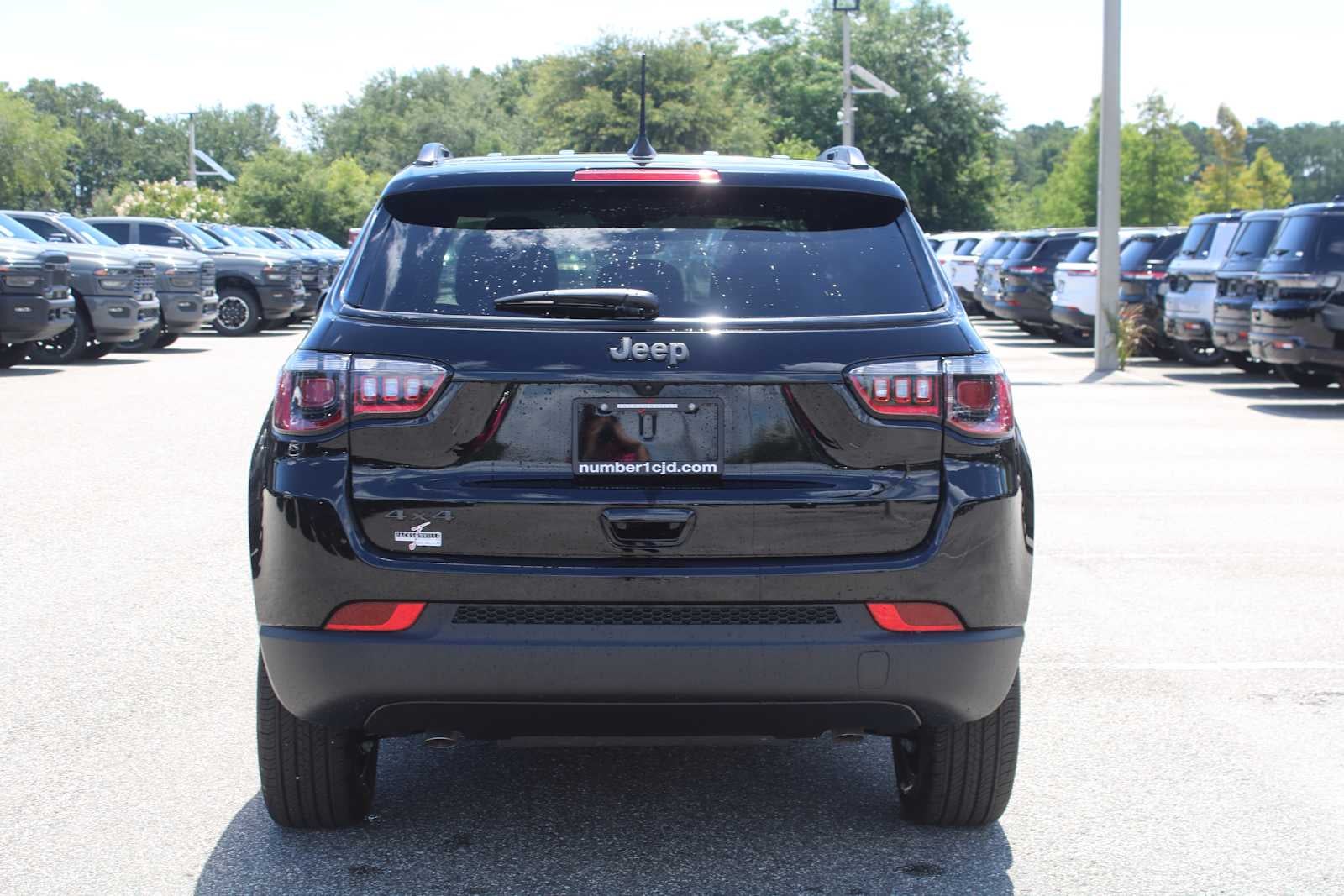 2026 Jeep Compass Latitude Altitude