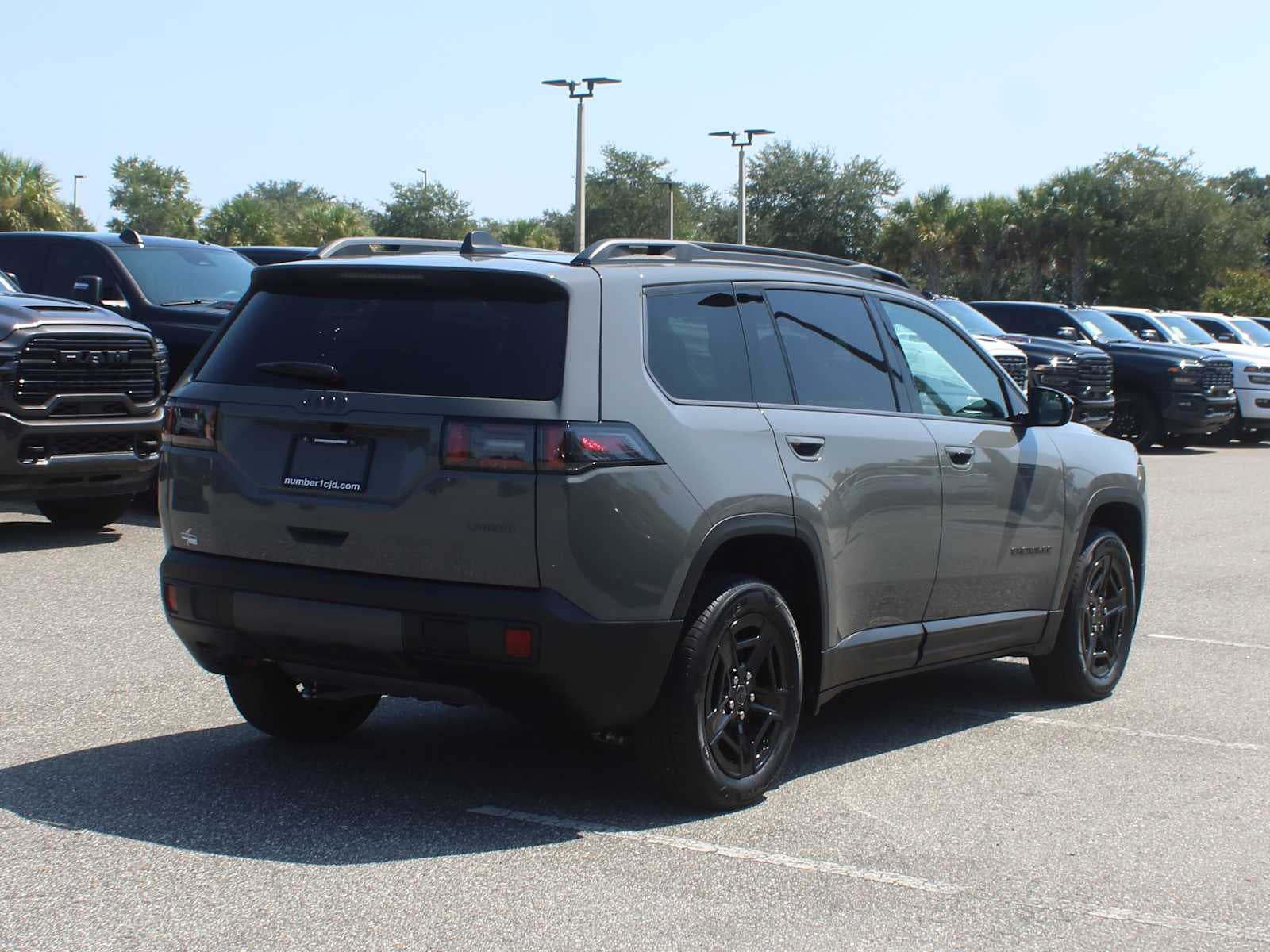 2026 Jeep Cherokee Laredo