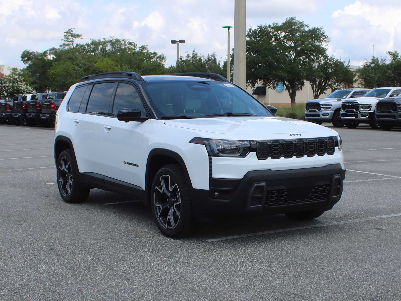 2026 Jeep Cherokee Overland HEV 4X4's photo