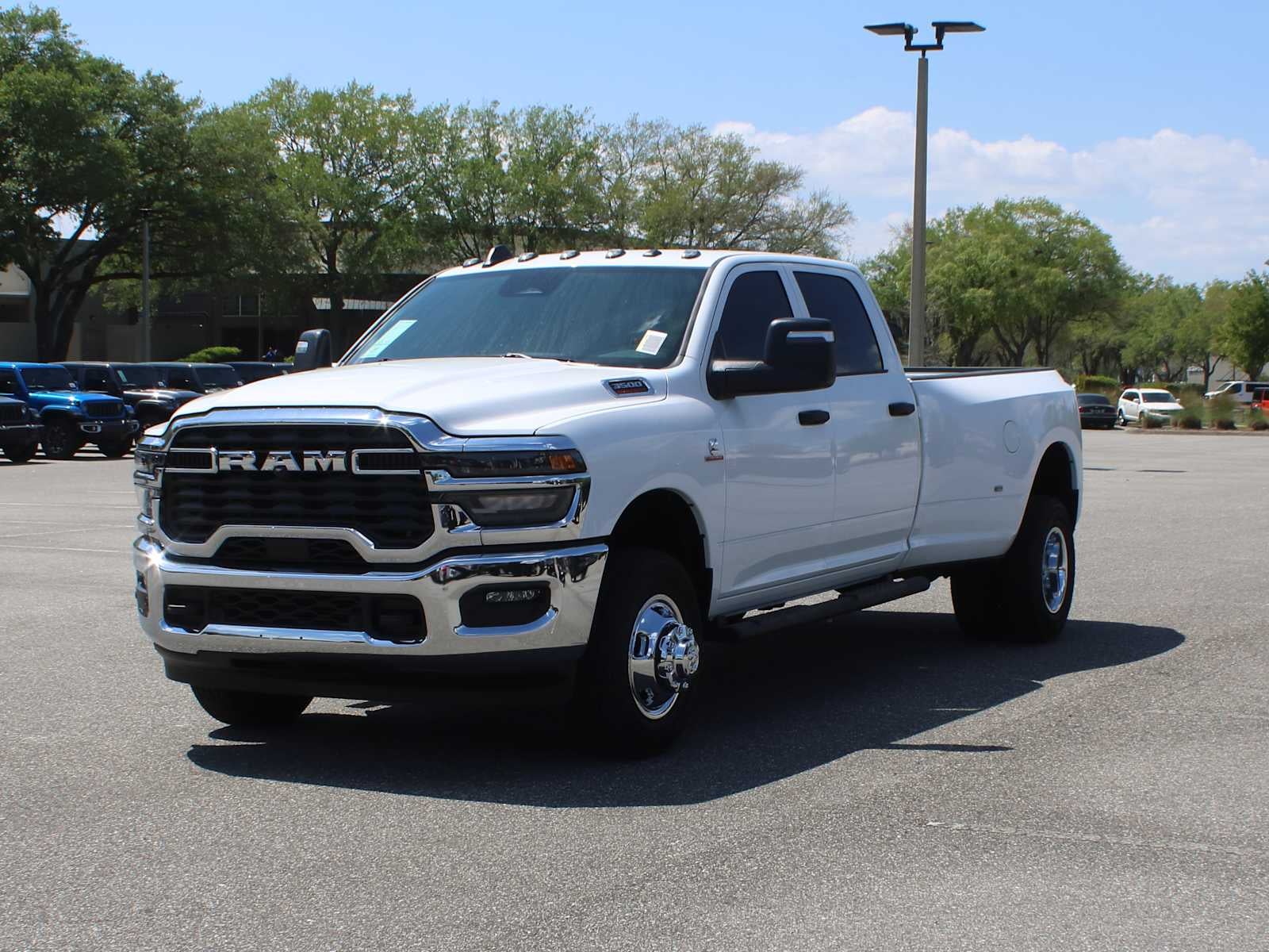 2026 RAM Ram 3500 RAM 3500 TRADESMAN CREW CAB 4X4 8' BOX