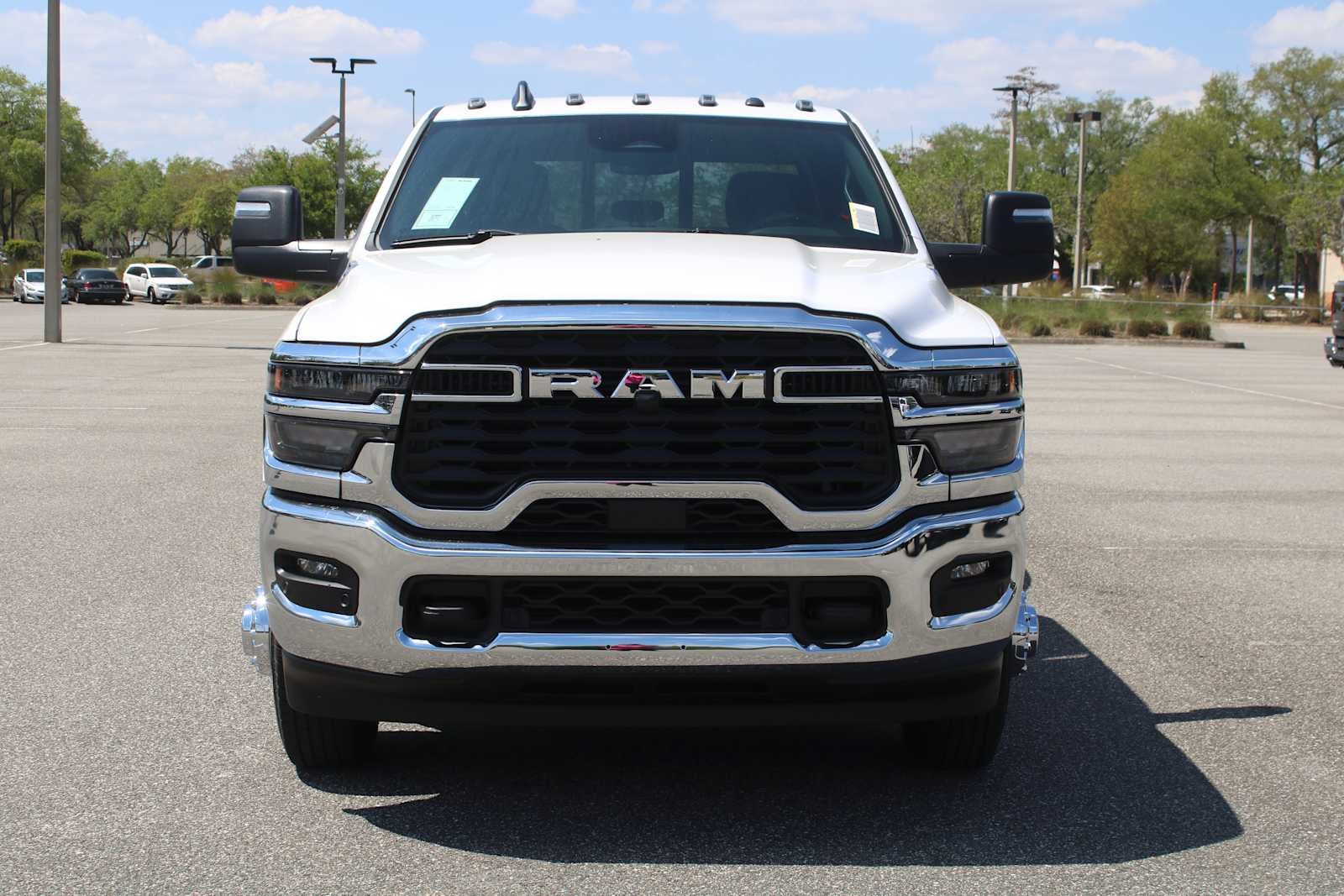 2026 RAM Ram 3500 RAM 3500 TRADESMAN CREW CAB 4X4 8' BOX