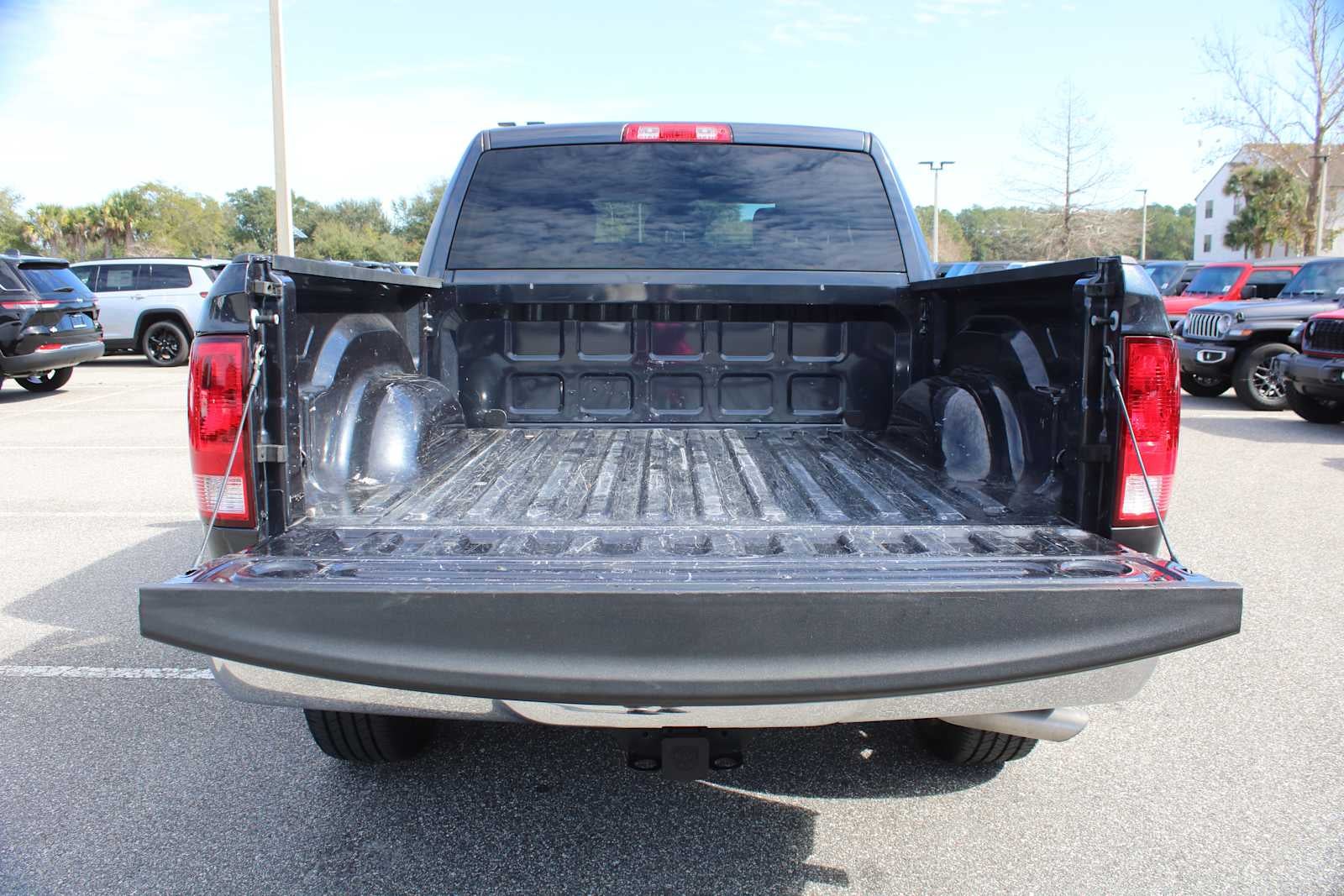 2021 RAM 1500 Classic Tradesman Crew Cab 4x4 5'7' Box