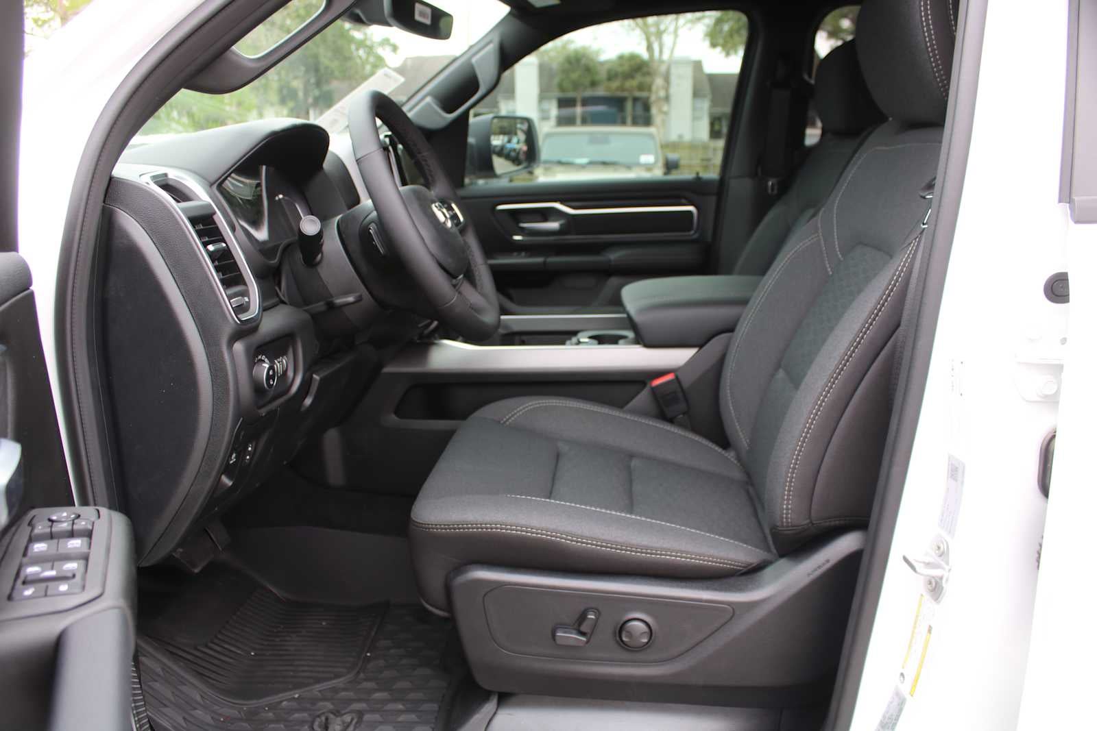 2026 RAM Ram 1500 RAM 1500 BIG HORN CREW CAB 4X2 5'7' BOX