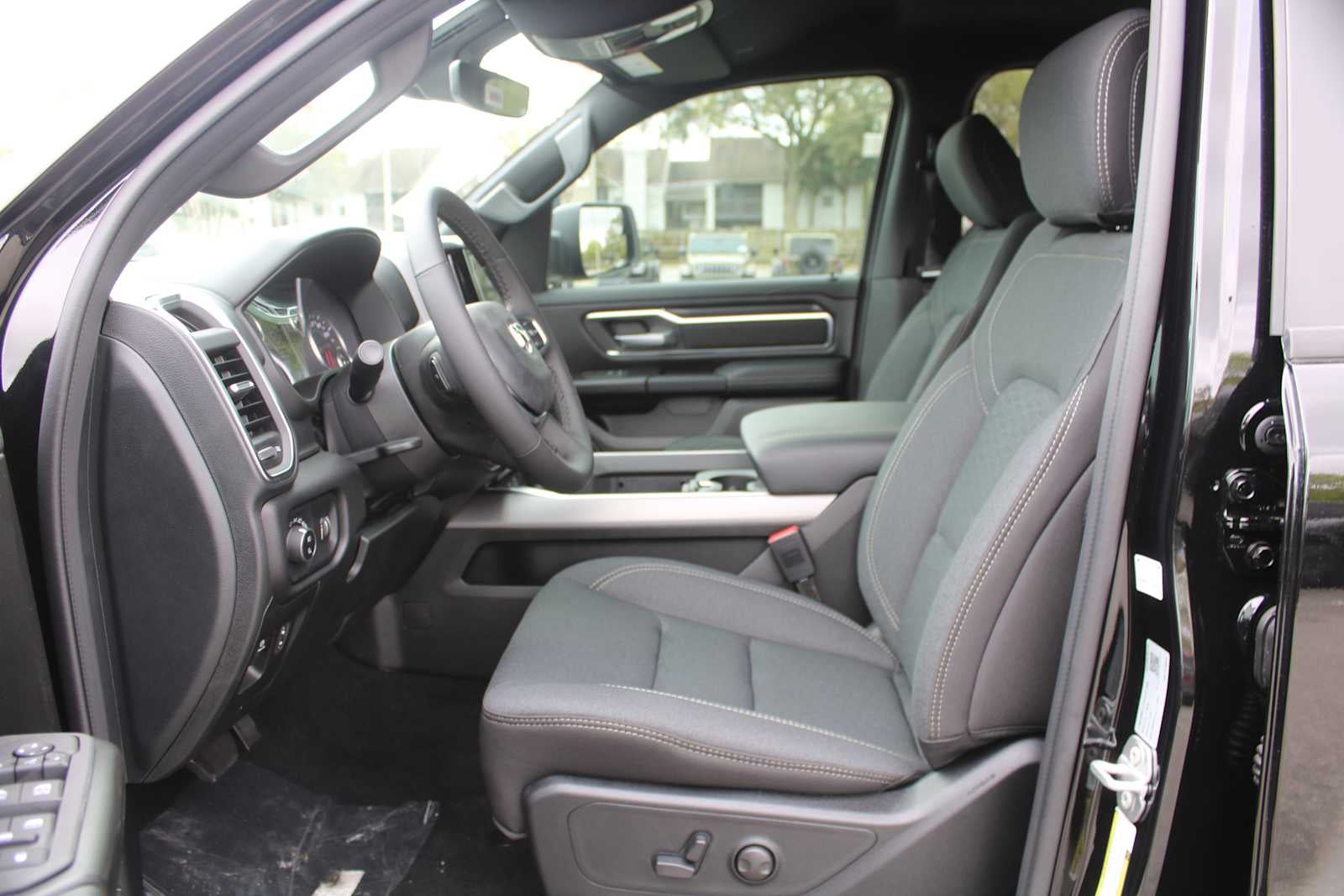 2026 RAM Ram 1500 RAM 1500 BIG HORN CREW CAB 4X2 5'7' BOX