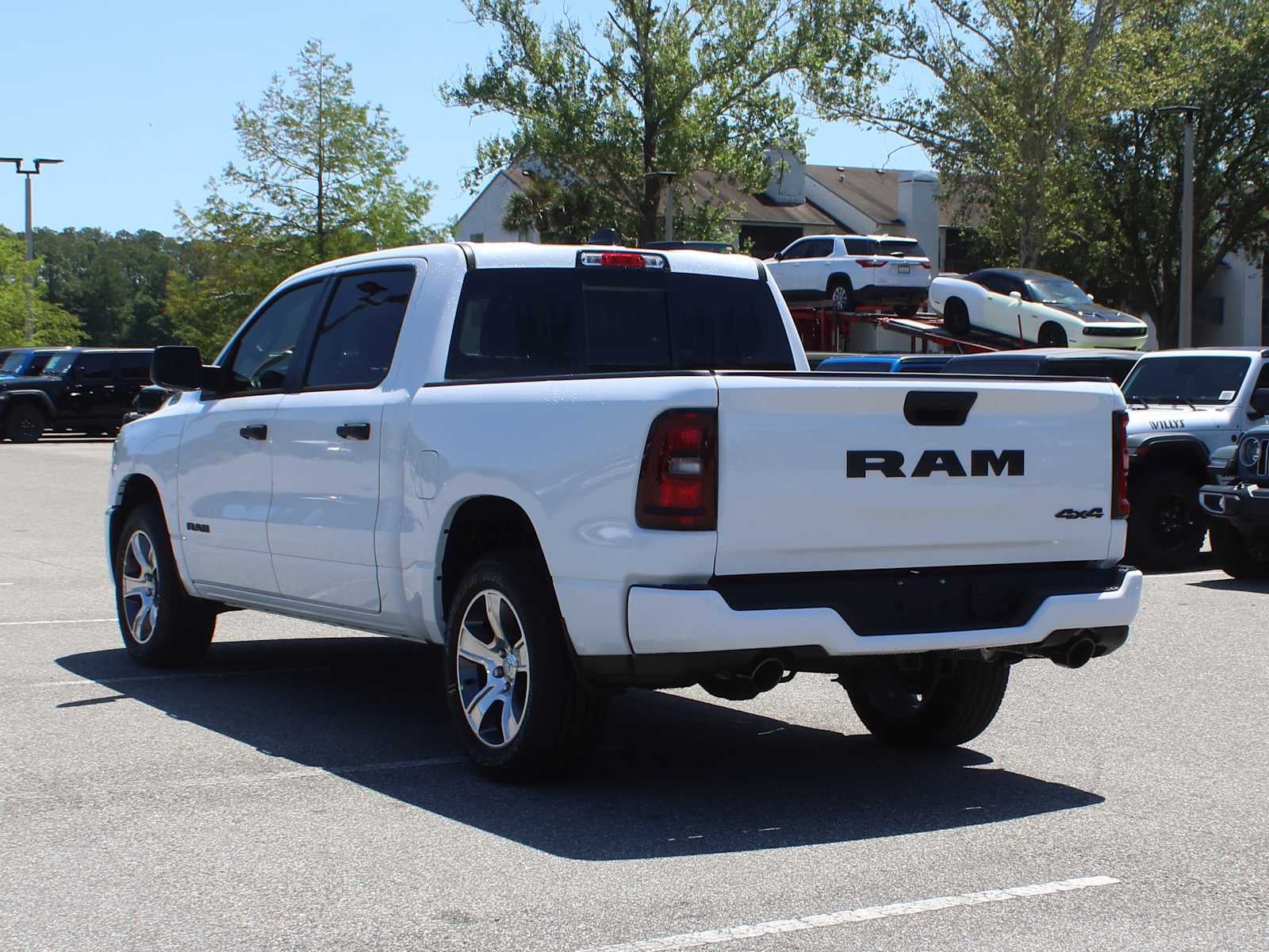 2026 RAM Ram 1500 RAM 1500 EXPRESS CREW CAB 4X4 5'7' BOX