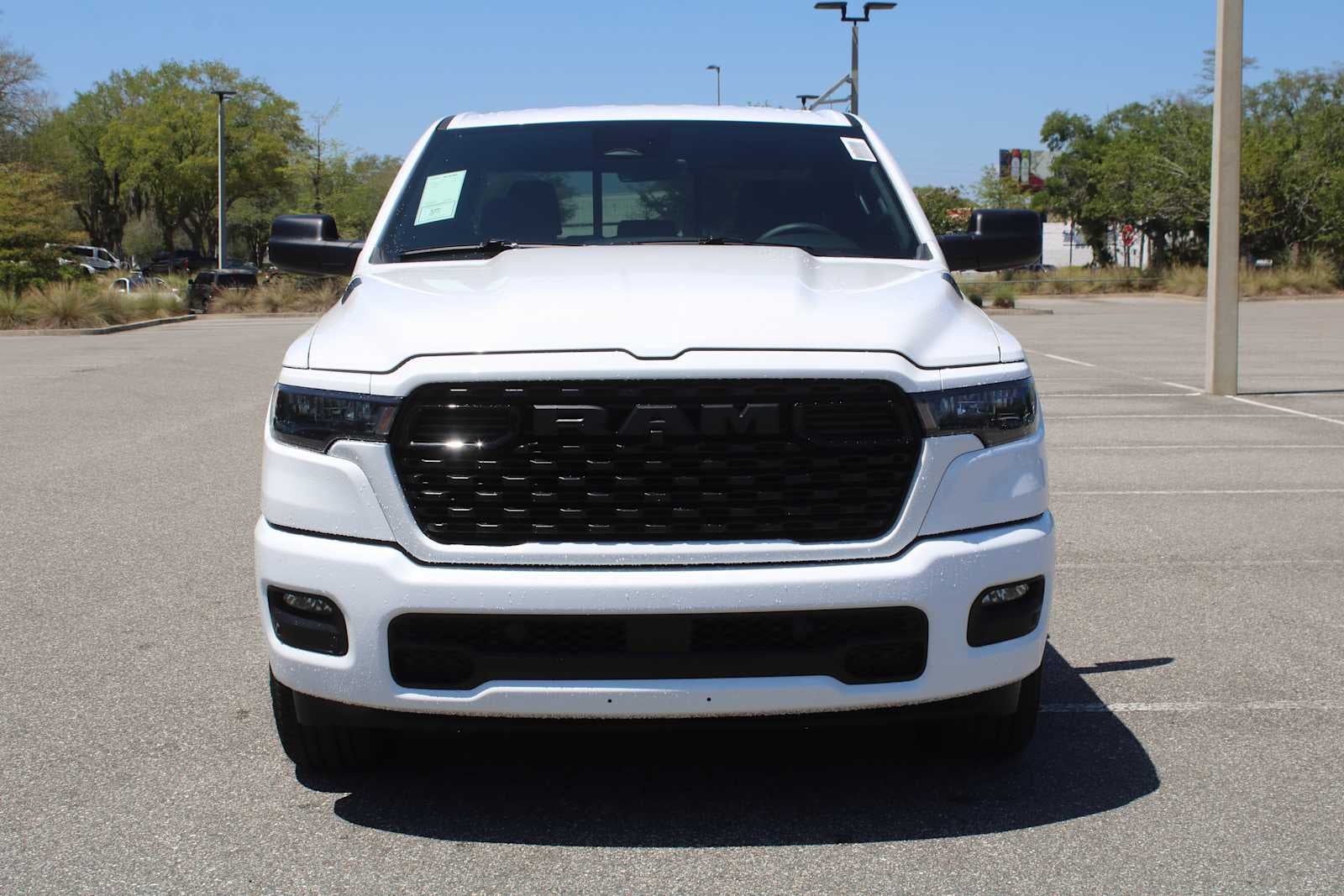 2026 RAM Ram 1500 RAM 1500 EXPRESS CREW CAB 4X4 5'7' BOX