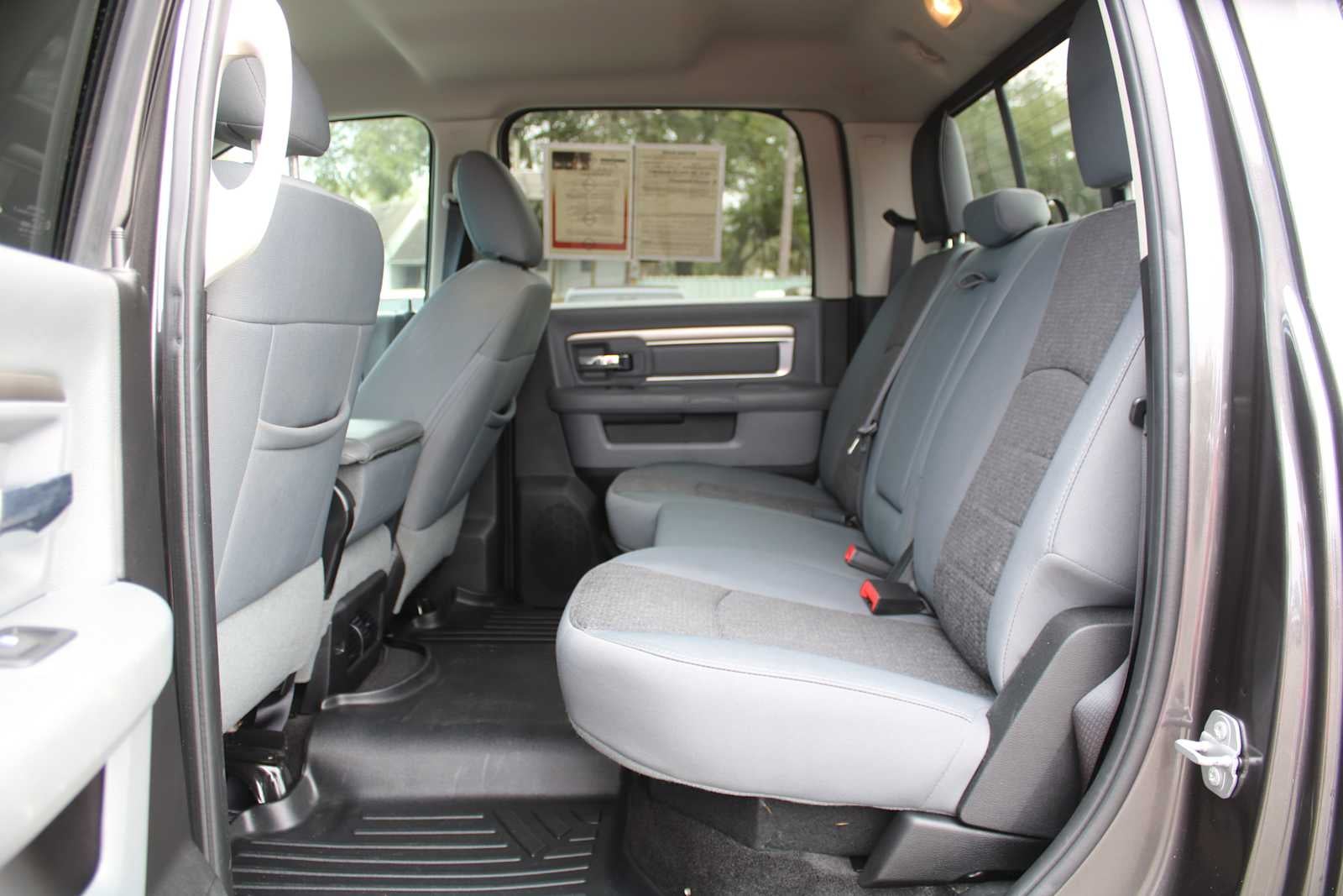 2017 RAM 2500 Big Horn Crew Cab 4x4 6'4' Box