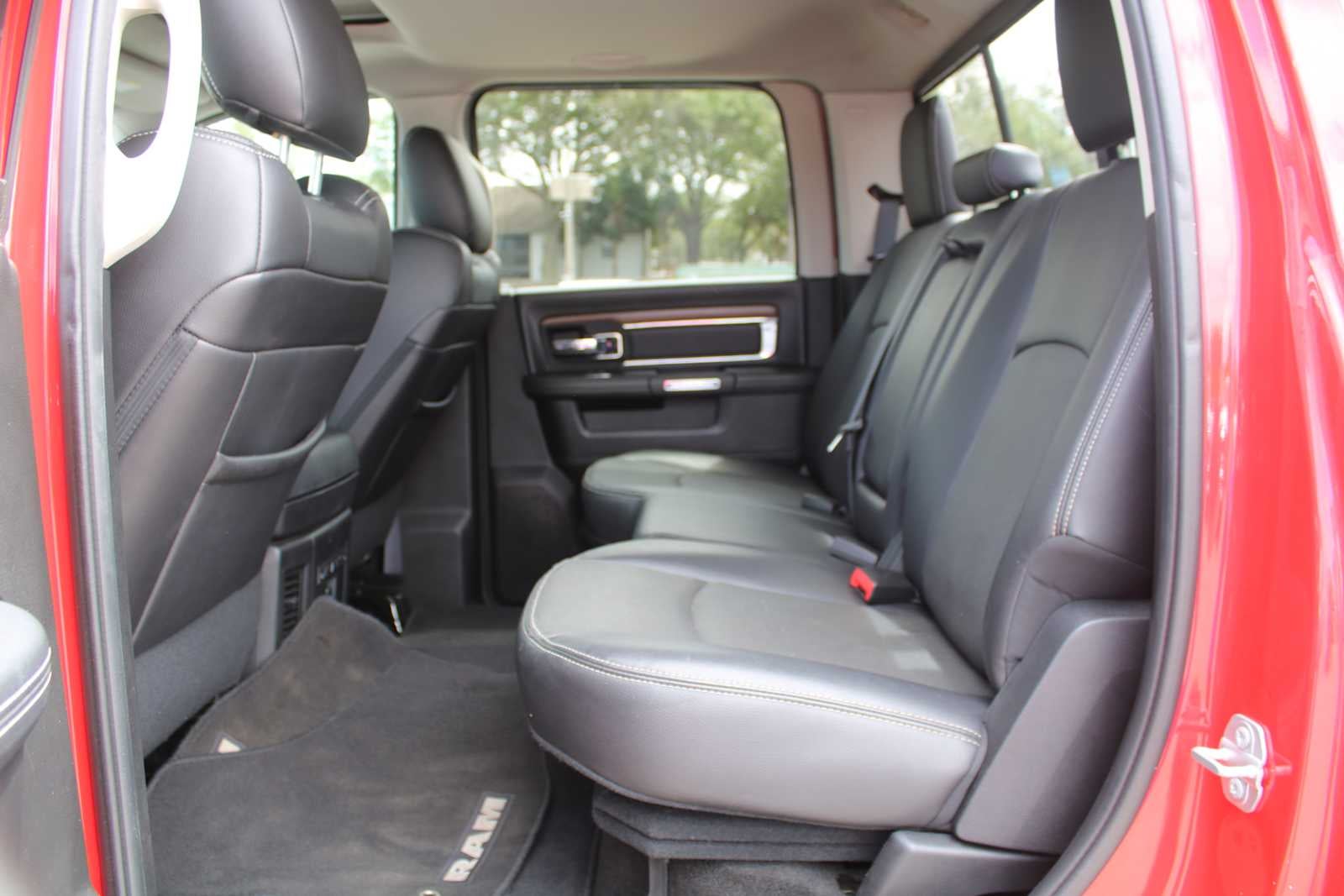 2017 RAM 2500 Laramie Crew Cab 4x4 6'4' Box