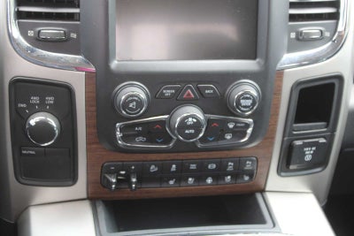 2017 RAM 2500 Laramie Crew Cab 4x4 6'4' Box