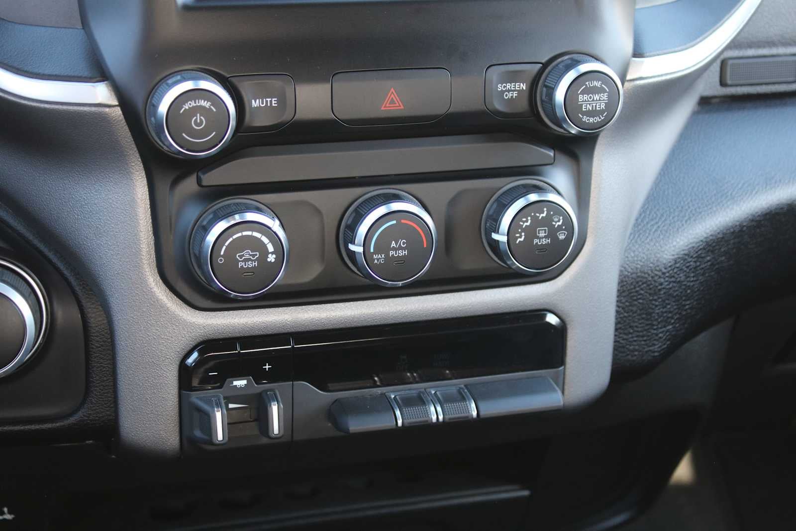 2024 RAM 2500 Big Horn Crew Cab 4x4 8' Box