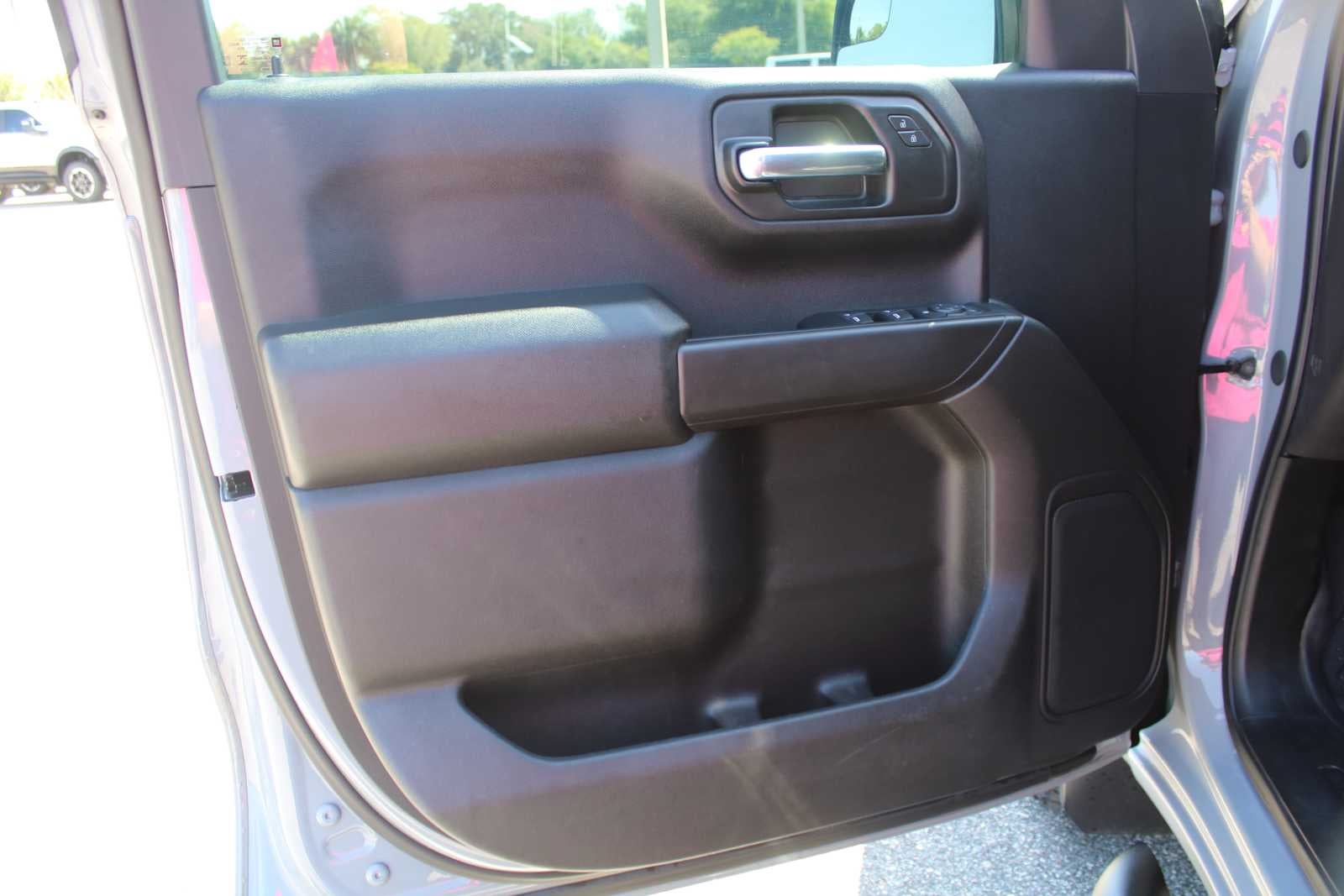 2024 Chevrolet Silverado 1500 4WD Crew Cab Short Bed Custom