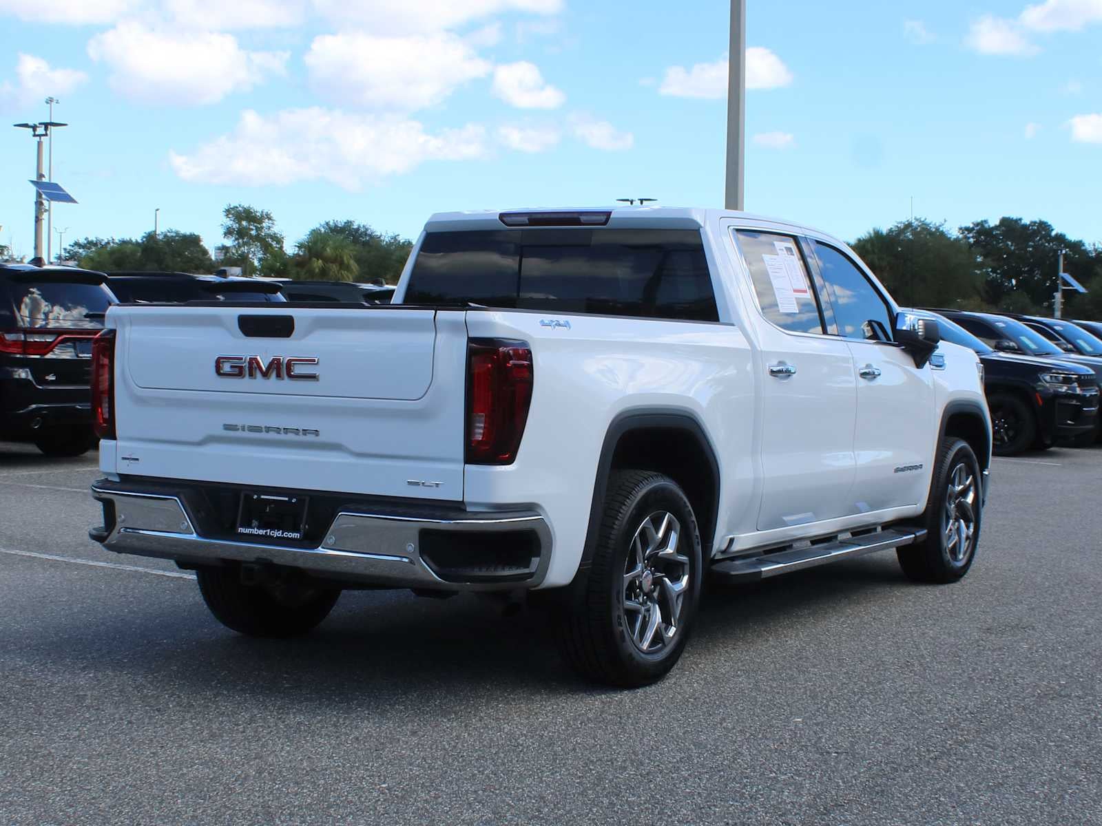 2024 GMC Sierra 1500 SLT