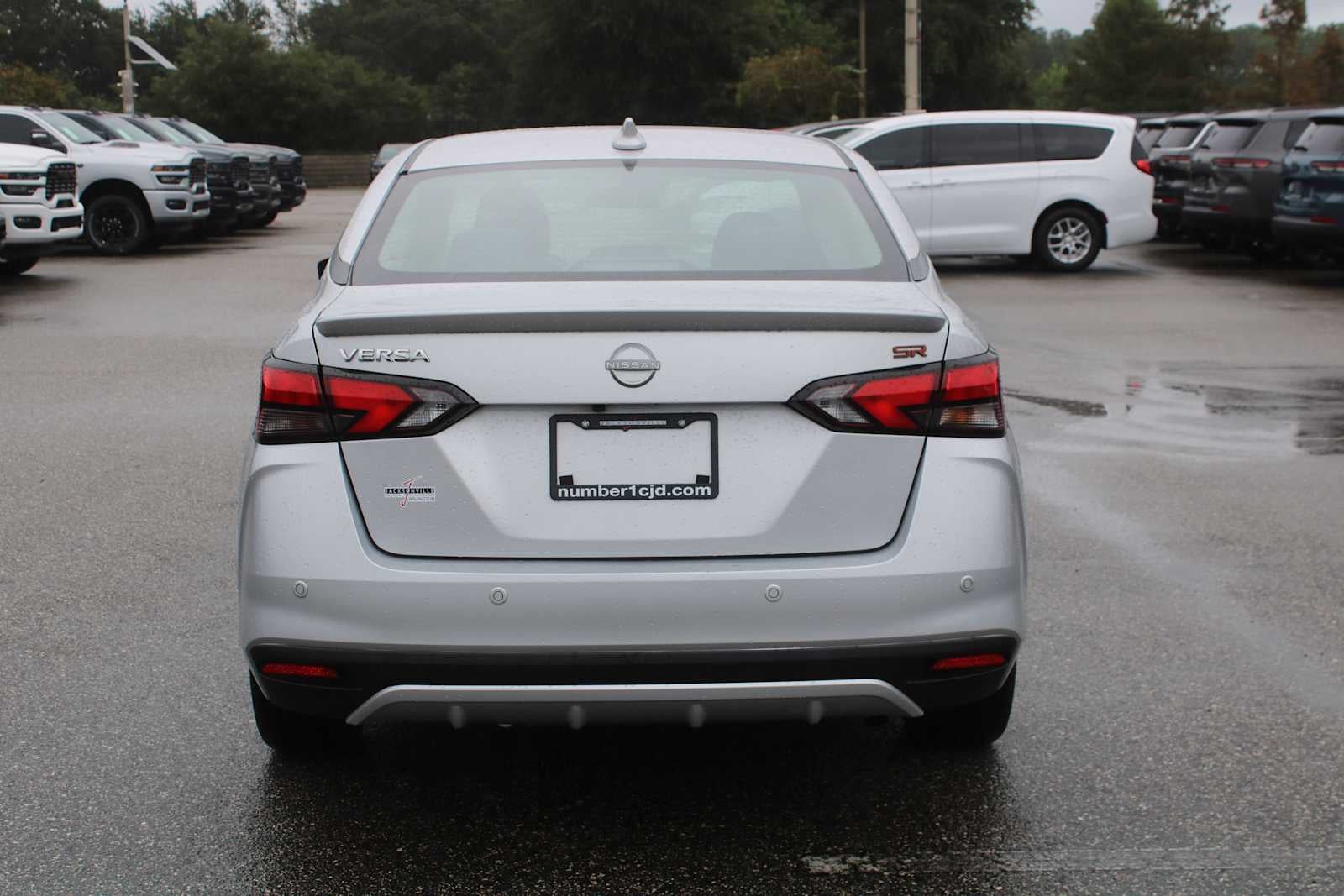 2024 Nissan Versa SR