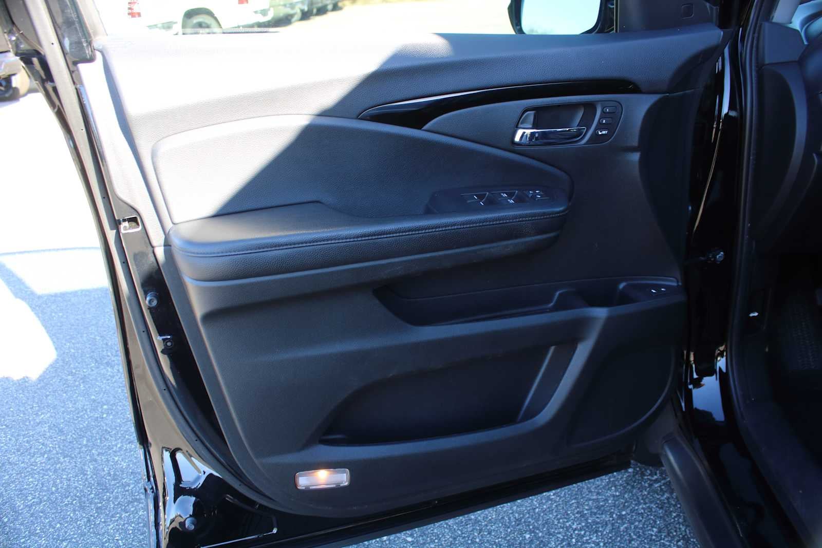 2020 Honda Pilot 2WD Touring 8 Passenger