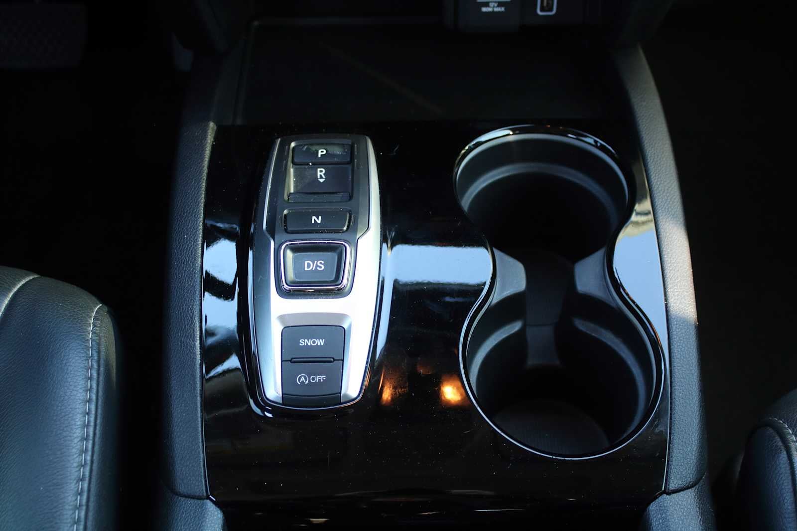 2020 Honda Pilot 2WD Touring 8 Passenger