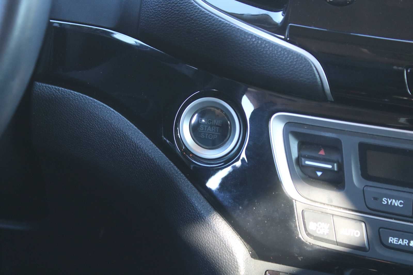 2020 Honda Pilot 2WD Touring 8 Passenger