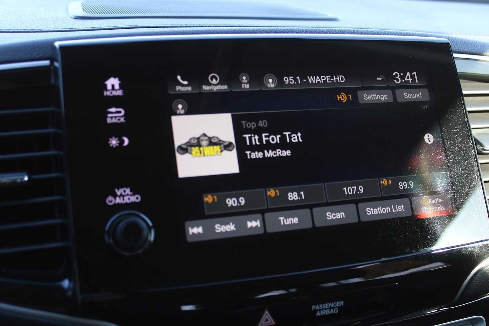 2020 Honda Pilot 2WD Touring 8 Passenger