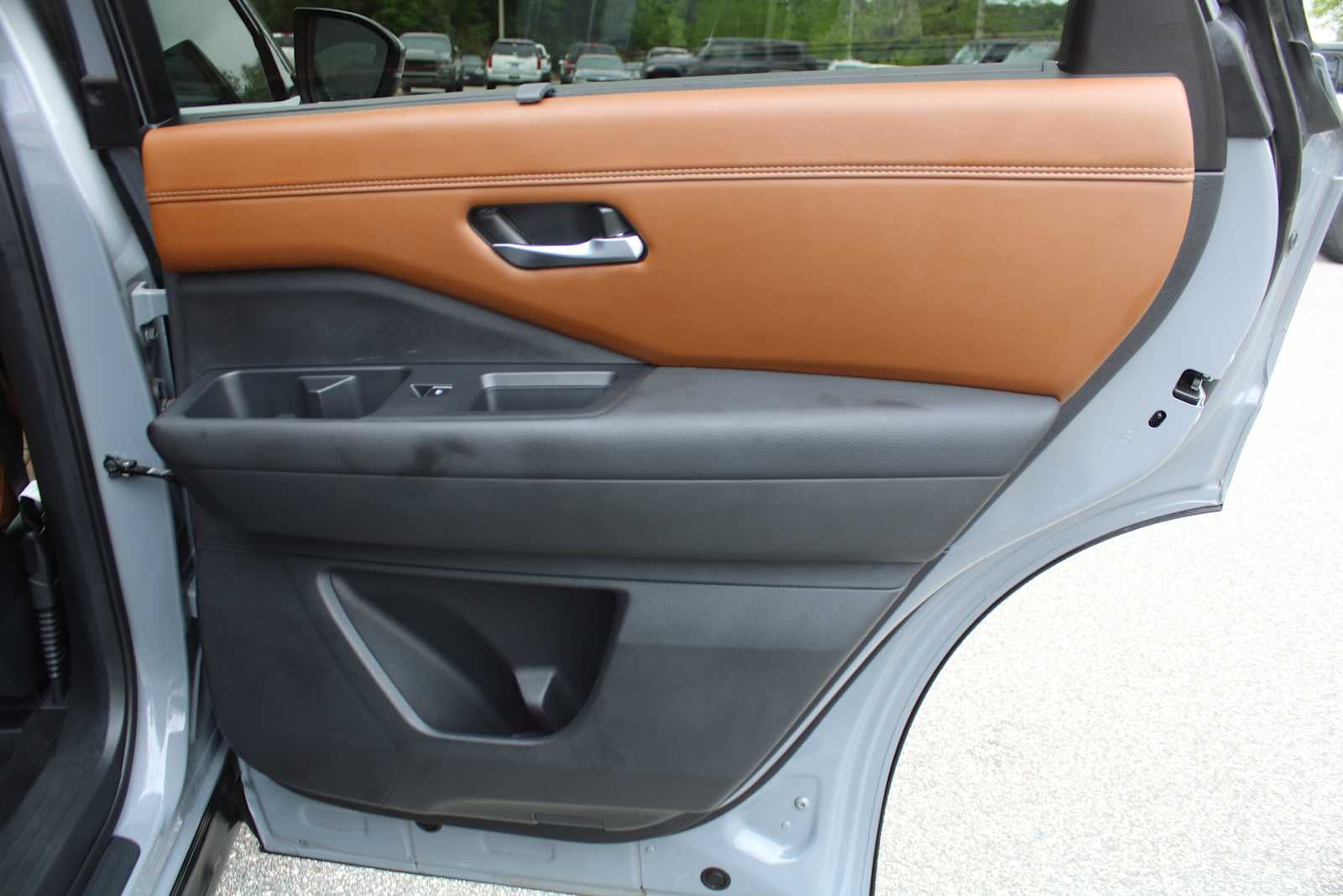 2025 Nissan Pathfinder Platinum FWD