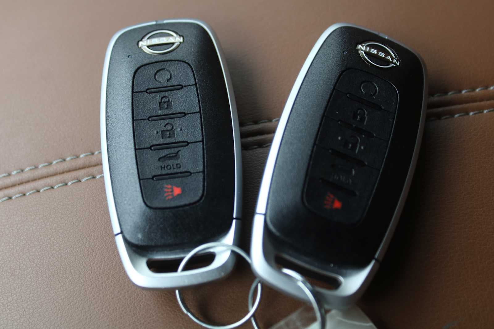 2025 Nissan Pathfinder Platinum FWD