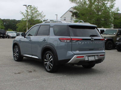 2025 Nissan Pathfinder Platinum FWD