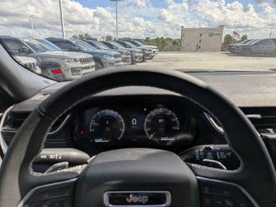 2027 Jeep Grand Cherokee Laredo
