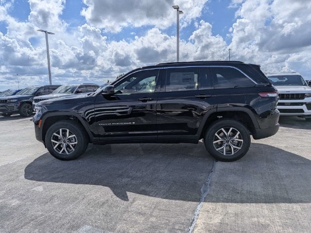2027 Jeep Grand Cherokee Laredo
