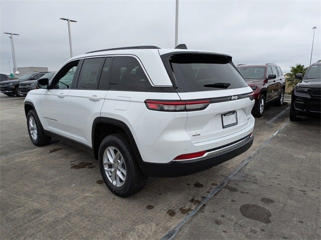 2025 Jeep Grand Cherokee Base