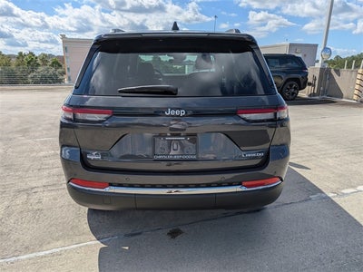 2025 Jeep Grand Cherokee Base