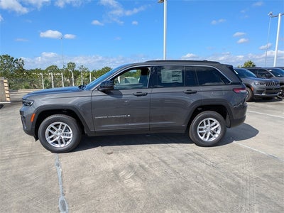 2025 Jeep Grand Cherokee Base