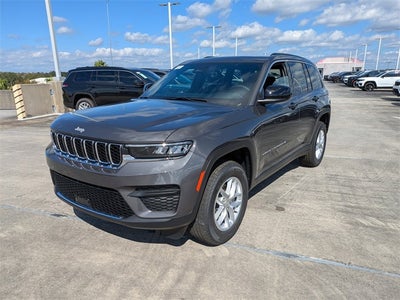 2025 Jeep Grand Cherokee Base