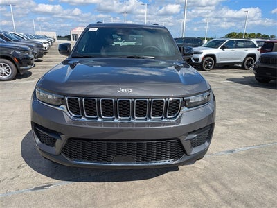 2025 Jeep Grand Cherokee Base