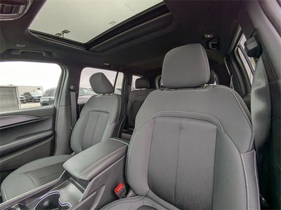 2025 Jeep Grand Cherokee Base