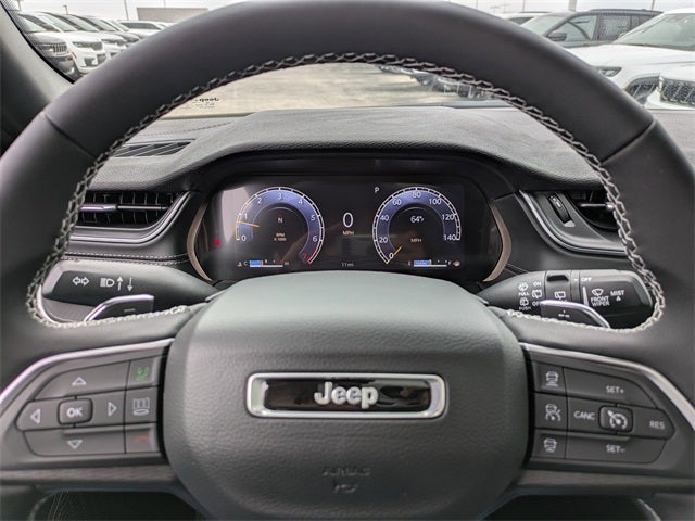 2025 Jeep Grand Cherokee Base