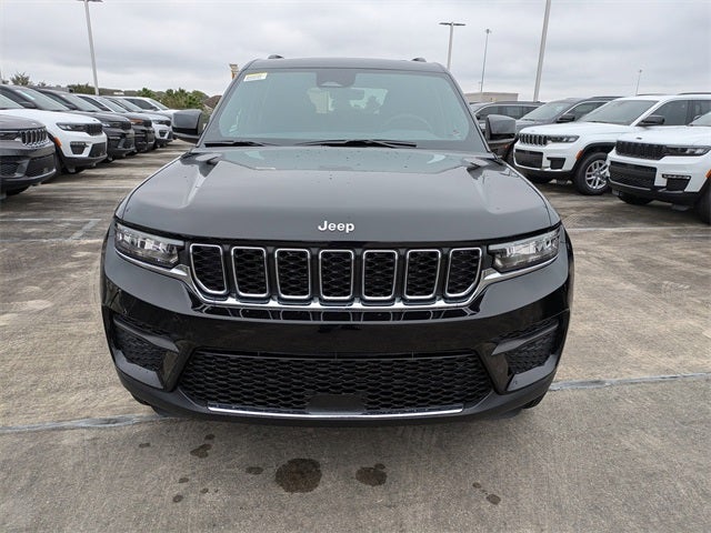 2025 Jeep Grand Cherokee Base