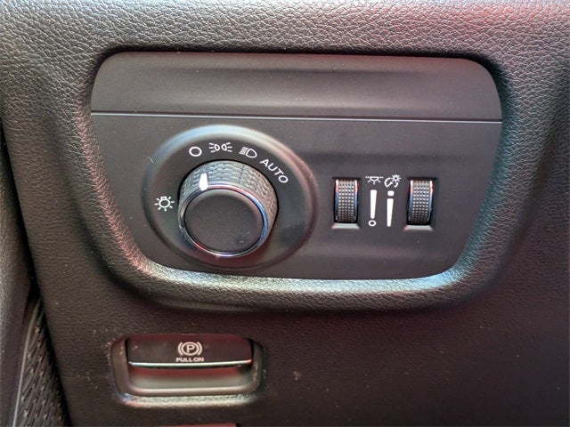 2025 Jeep Grand Cherokee Base