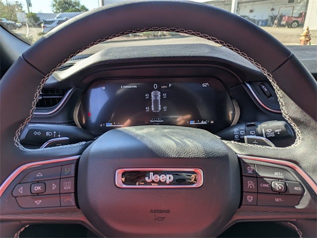 2025 Jeep Grand Cherokee Base