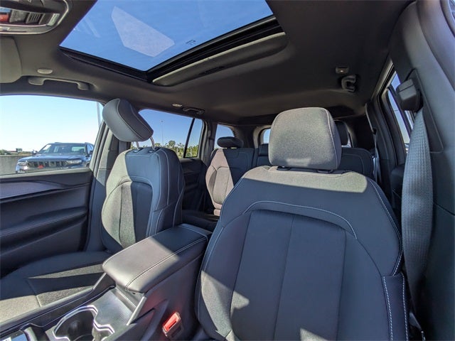 2025 Jeep Grand Cherokee Base