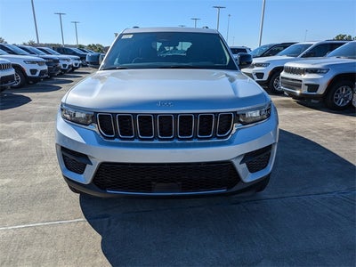 2025 Jeep Grand Cherokee Base