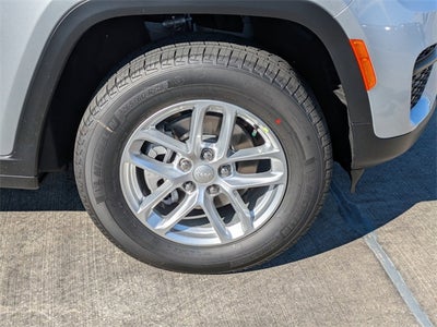 2025 Jeep Grand Cherokee Base