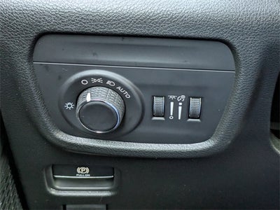 2025 Jeep Grand Cherokee Base