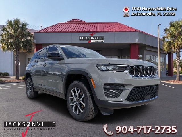 2027 Jeep Grand Cherokee Laredo