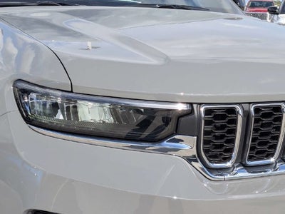 2027 Jeep Grand Cherokee Laredo