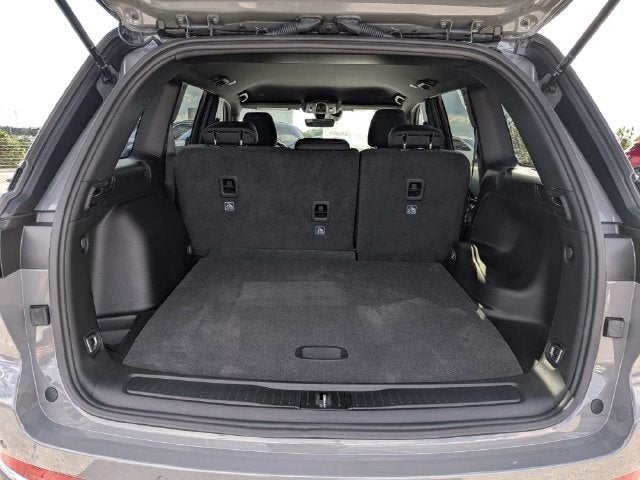 2027 Jeep Grand Cherokee Laredo