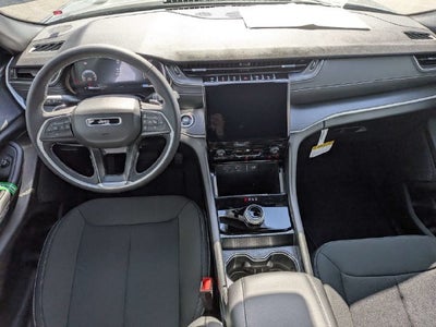 2027 Jeep Grand Cherokee Laredo