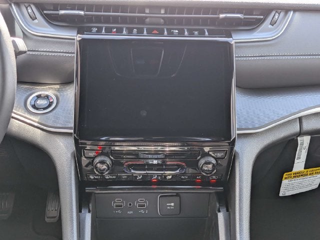 2027 Jeep Grand Cherokee Laredo